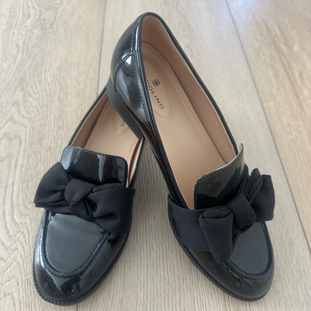 Bandolino Black Leather Flats